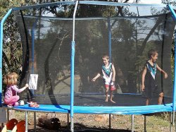Trampolina ogrodowa z siatką Trampolina ogrodowa z siatką