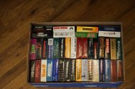 kasety VHS w pudełku kasety VHS w pudełku